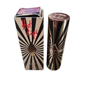 Charlotte tilburly hot lips